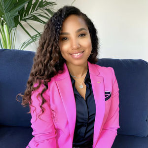 Meet your Posher, Jennifer